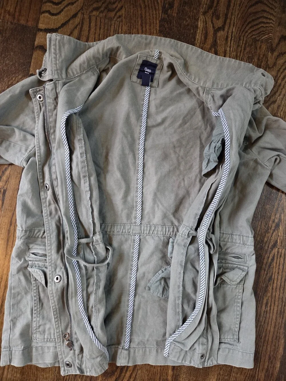 GAP olive outfits
